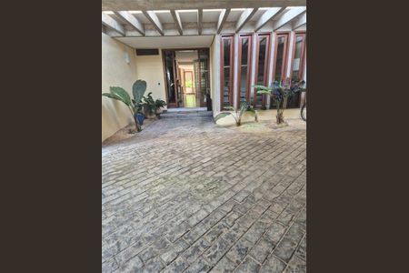 Casa à venda com 3 quartos, 360m² em Jardim Petropolis, São Paulo