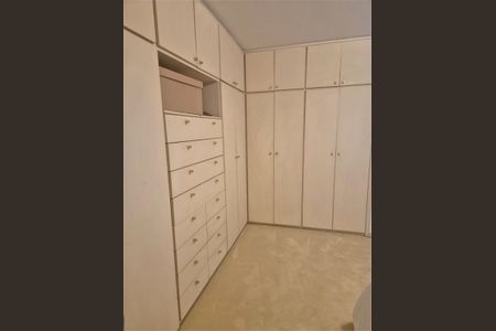 Casa à venda com 3 quartos, 360m² em Jardim Petropolis, São Paulo