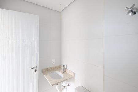 Apartamento à venda com 76m², 3 quartos e 2 vagas Apartamento à venda com 76m², 3 quartos e 2 vagasBanheiro da Suíte