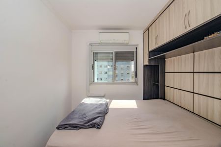 Suíte de apartamento à venda com 2 quartos, 66m² em Passo das Pedras, Porto Alegre