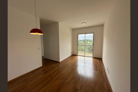 Sala de apartamento para alugar com 3 quartos, 70m² em Jardim Tupanci, Barueri