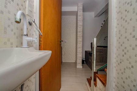 Casa de condomínio à venda com 77m², 3 quartos e 2 vagasLavabo