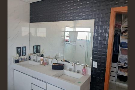 Casa de condomínio para alugar com 350m², 4 quartos e 4 vagas