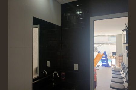 Casa de condomínio para alugar com 350m², 4 quartos e 4 vagas