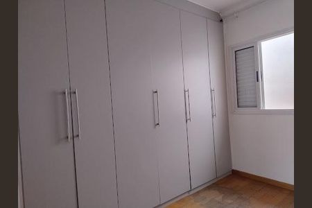 Casa à venda com 3 quartos, 228m² em Vila Gilda, Santo André