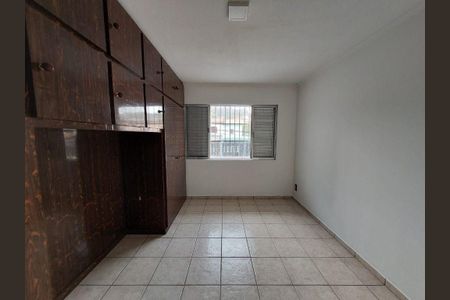 Casa à venda com 4 quartos, 230m² em Vila Dalva, São Paulo