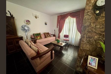 Casa à venda com 3 quartos, 200m² em Parque Sao Domingos, São Paulo