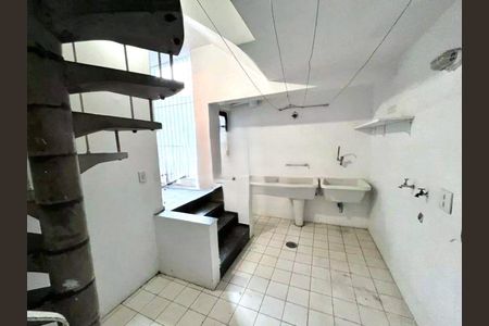 Casa à venda com 3 quartos, 274m² em Jardim Petropolis, São Paulo