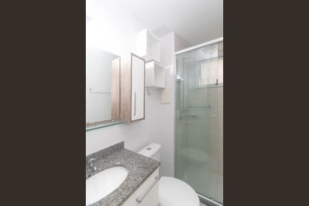 Banheiro  de apartamento para alugar com 2 quartos, 55m² em Humaitá, Porto Alegre