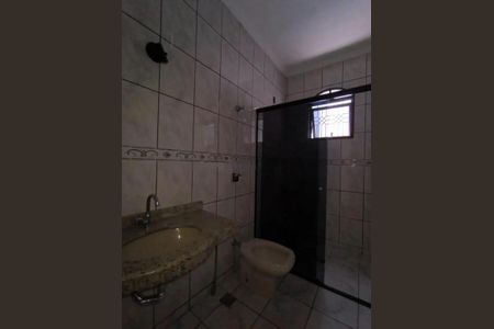 Banheiro de casa para alugar com 4 quartos, 150m² em Milanez, Contagem