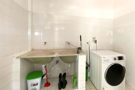 Apartamento à venda com 191m², 4 quartos e 2 vagasÁrea de Serviço 2