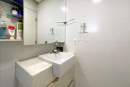 Apartamento à venda com 191m², 4 quartos e 2 vagasBanheiro da Suíte 1