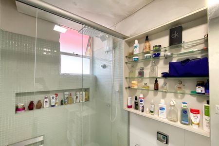 Apartamento à venda com 191m², 4 quartos e 2 vagasBanheiro da Suíte 1