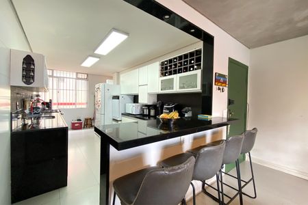 Apartamento à venda com 191m², 4 quartos e 2 vagasCozinha