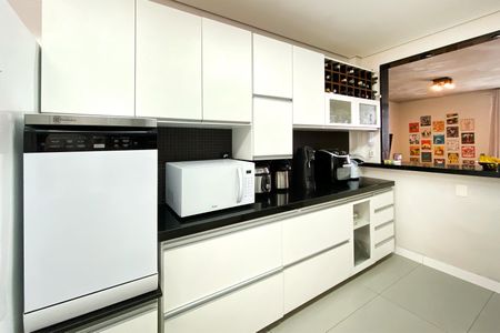 Apartamento à venda com 191m², 4 quartos e 2 vagasCozinha