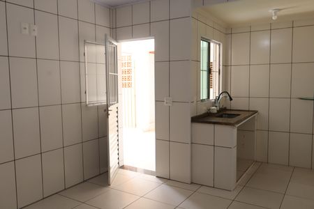 Casa para alugar com 200m², 2 quartos e 2 vagasCozinha