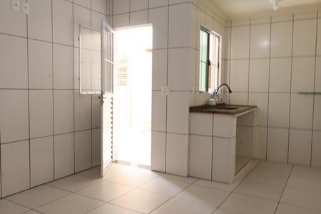 Casa para alugar com 200m², 2 quartos e 2 vagasCozinha