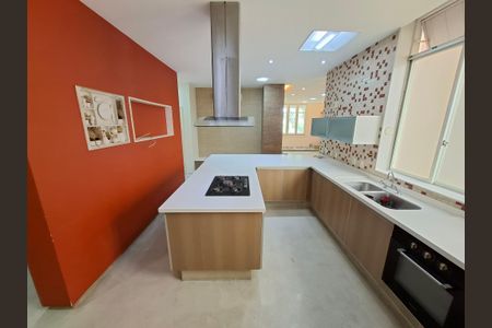 Apartamento para alugar com 198m², 3 quartos e sem vagaCozinha 