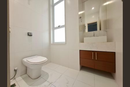 Apartamento para alugar com 198m², 3 quartos e sem vagaBanheiro da suíte 