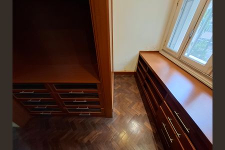 Apartamento para alugar com 198m², 3 quartos e sem vagaCloset 2