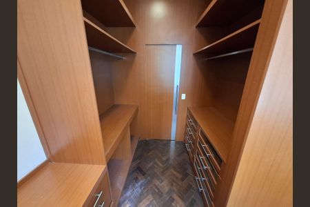 Apartamento para alugar com 198m², 3 quartos e sem vagaCloset 2