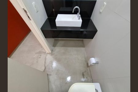 Apartamento para alugar com 198m², 3 quartos e sem vagaBanheiro 2