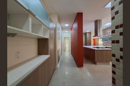 Apartamento para alugar com 198m², 3 quartos e sem vagaCorredor