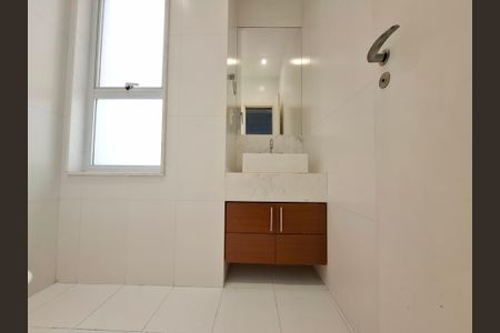 Apartamento para alugar com 198m², 3 quartos e sem vagaBanheiro da suíte 