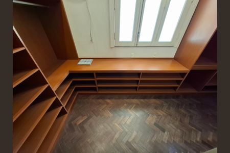 Apartamento para alugar com 198m², 3 quartos e sem vagaCloset 1