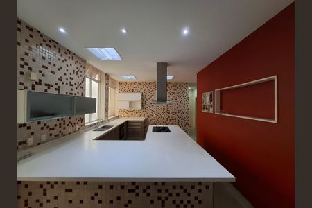 Apartamento para alugar com 198m², 3 quartos e sem vagaCozinha 