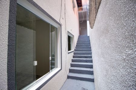 Casa para alugar com 80m², 2 quartos e sem vagaEscada 