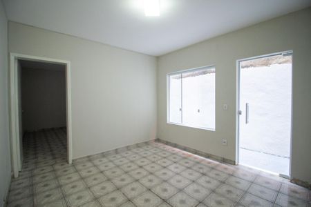 Casa para alugar com 80m², 2 quartos e sem vagaSala