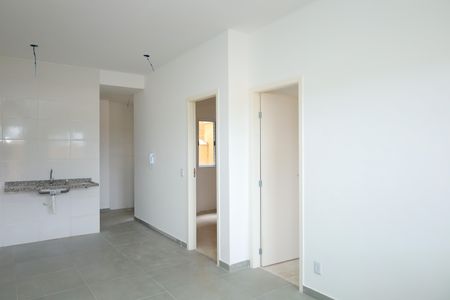 Sala de apartamento à venda com 2 quartos, 40m² em Vila Carmosina, São Paulo