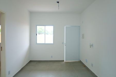 Sala de apartamento à venda com 2 quartos, 40m² em Vila Carmosina, São Paulo