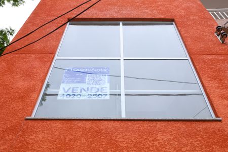 Apartamento à venda com 41m², 2 quartos e 1 vagaPlaca instalada no vidro da fachada - código da placa: EEJV-297