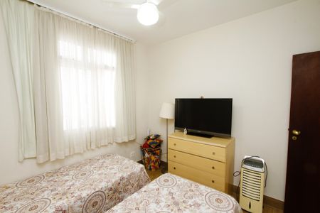 Apartamento à venda com 270m², 4 quartos e 3 vagasQuarto 4