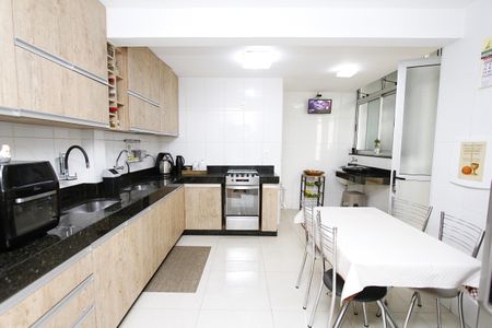Apartamento à venda com 270m², 4 quartos e 3 vagasCozinha