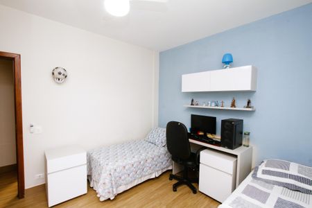 Apartamento à venda com 270m², 4 quartos e 3 vagasQuarto 2