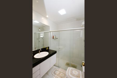 Apartamento à venda com 270m², 4 quartos e 3 vagasBanheiro da Suíte