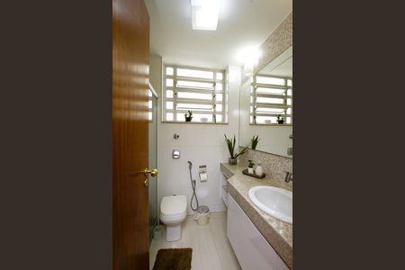 Apartamento à venda com 270m², 4 quartos e 3 vagasBanheiro Social