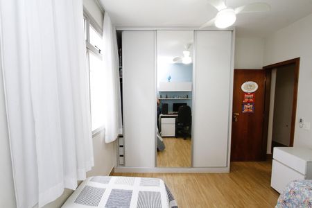 Apartamento à venda com 270m², 4 quartos e 3 vagasQuarto 2