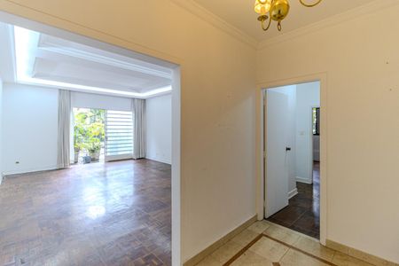Corredor de apartamento para alugar com 3 quartos, 160m² em Higienópolis, São Paulo