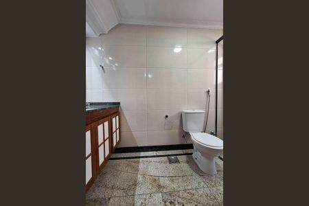 Apartamento à venda com 285m², 4 quartos e 3 vagasBanheiro da Suíte 2