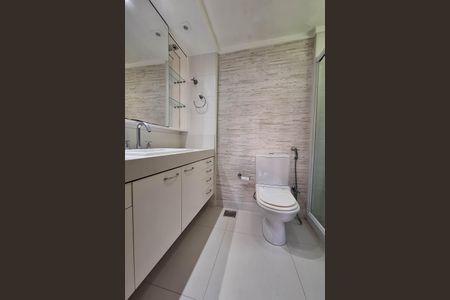 Apartamento à venda com 285m², 4 quartos e 3 vagasBanheiro da Suíte 3