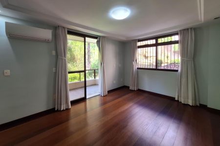 Apartamento à venda com 285m², 4 quartos e 3 vagasSuíte 3