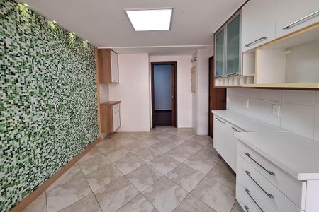 Apartamento à venda com 285m², 4 quartos e 3 vagasCozinha