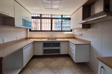 Apartamento à venda com 285m², 4 quartos e 3 vagasCozinha