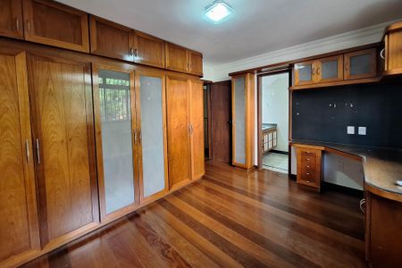 Apartamento à venda com 285m², 4 quartos e 3 vagasSuíte 2