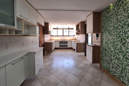 Apartamento à venda com 285m², 4 quartos e 3 vagasCozinha