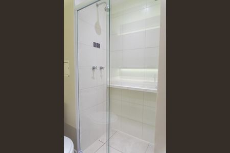 Banheiro de kitnet/studio para alugar com 1 quarto, 24m² em Vila Santa Catarina, São Paulo